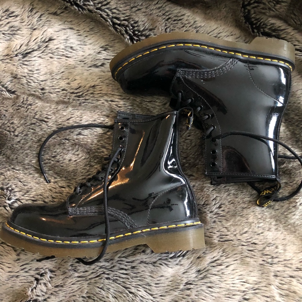 Black Glossy Doc ( Dr ) Martens